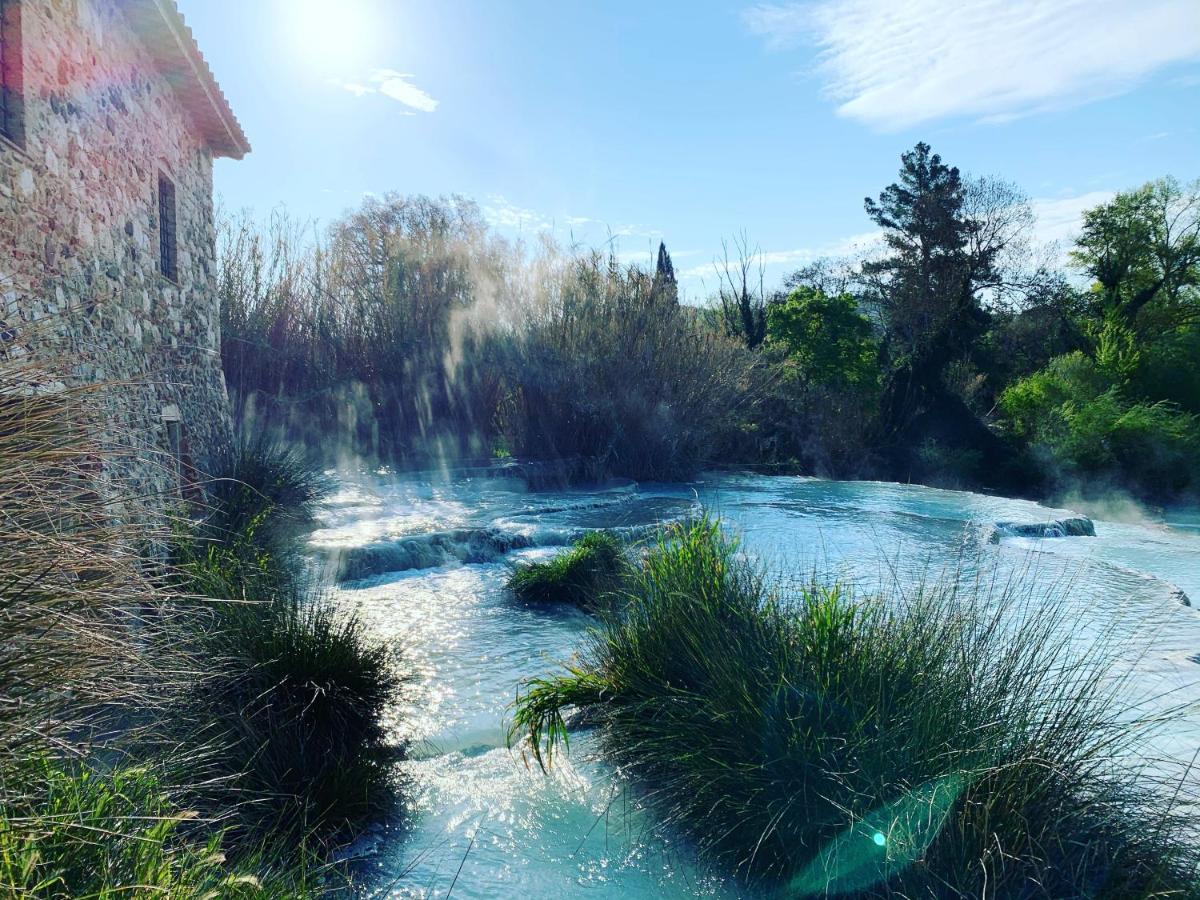 Casale Terre Rosse Bed and Breakfast Saturnia Exteriör bild