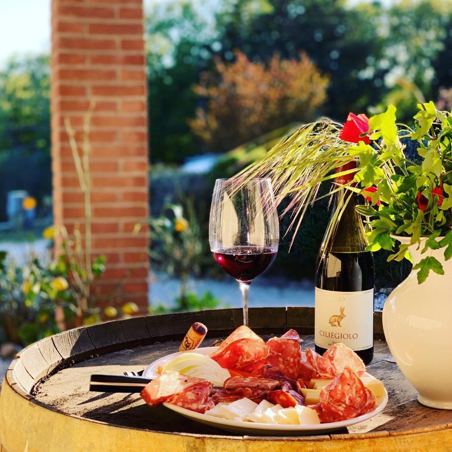 Casale Terre Rosse Bed and Breakfast Saturnia Exteriör bild