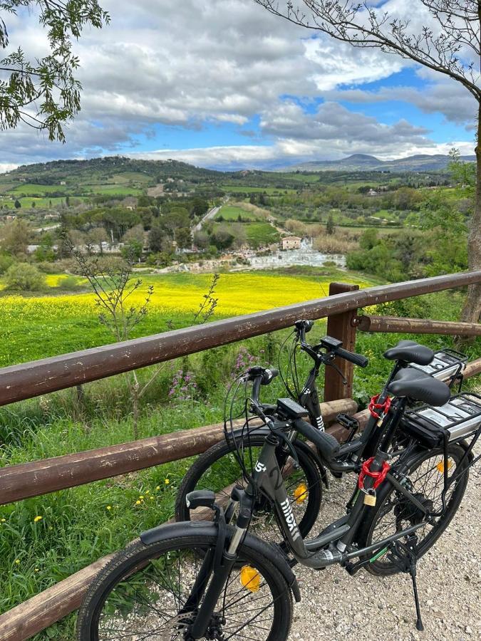 Casale Terre Rosse Bed and Breakfast Saturnia Exteriör bild
