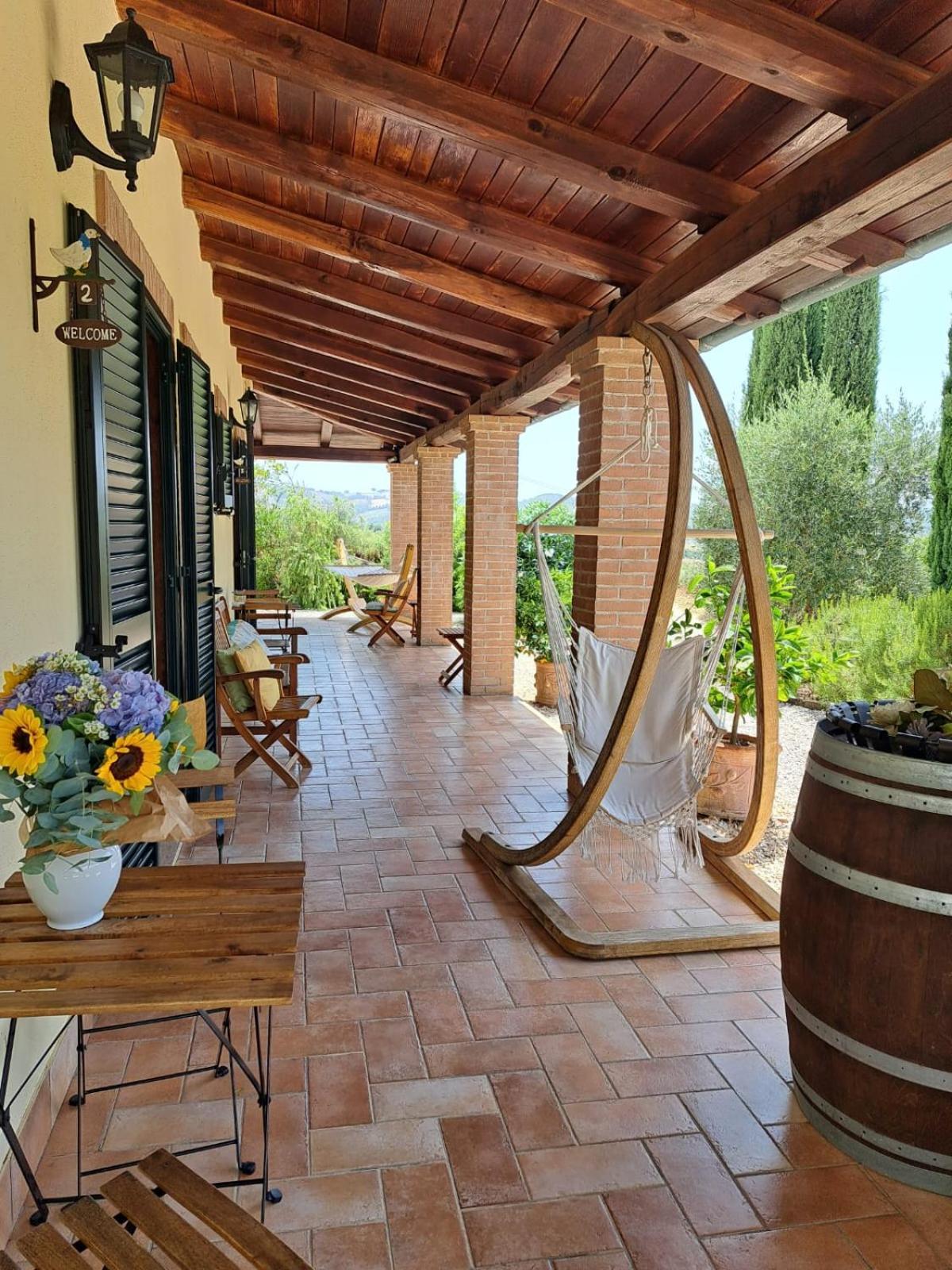 Casale Terre Rosse Bed and Breakfast Saturnia Exteriör bild